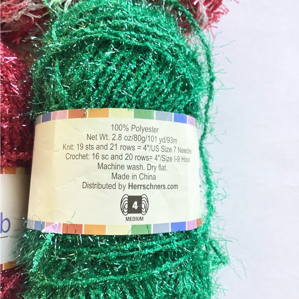 Yarn Suds & Scrub Herrschners Red Heart Scrubby Red Green White Christmas - Picture 4 of 10
